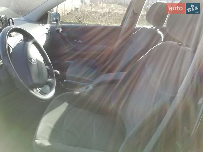 Ліфтбек Renault Laguna 2001 в Монастирищеві