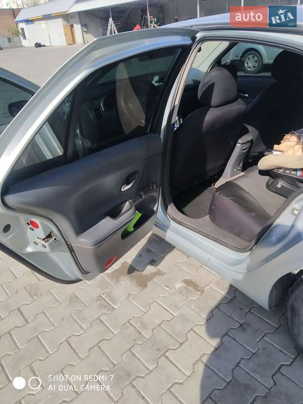 Лифтбек Renault Laguna 2001 в Староконстантинове фото 27 Лифтбек Renault Laguna 2001 в Староконстантинове