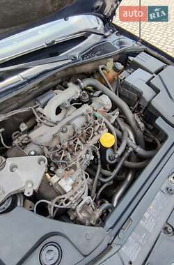 Лифтбек Renault Laguna 2005 в 