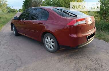 Лифтбек Renault Laguna 2009 в Остроге