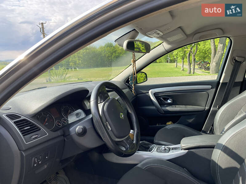 Лифтбек Renault Laguna 2013 в Болехове