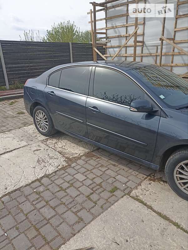 Лифтбек Renault Laguna 2011 в Овруче