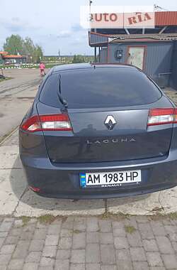 Лифтбек Renault Laguna 2011 в 
