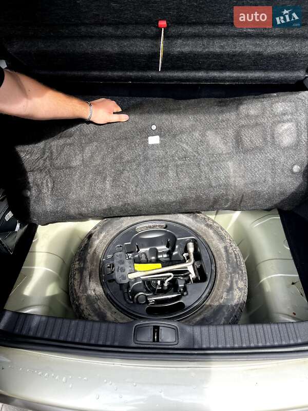 Ліфтбек Renault Laguna 2001 в Стрию