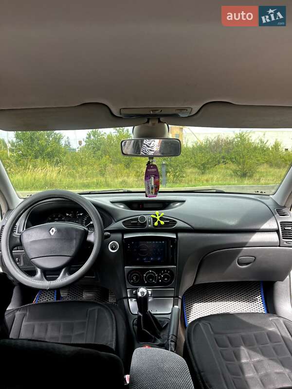 Ліфтбек Renault Laguna 2001 в Стрию