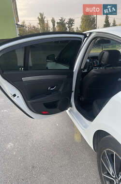 Лифтбек Renault Laguna 2013 в 