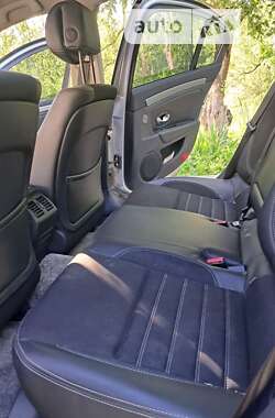 Лифтбек Renault Laguna 2014 в 