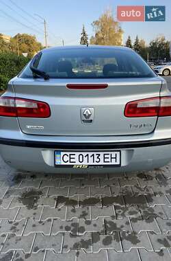 Ліфтбек Renault Laguna 2001 в Чернівцях