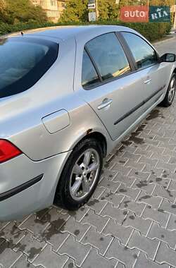 Ліфтбек Renault Laguna 2001 в Чернівцях