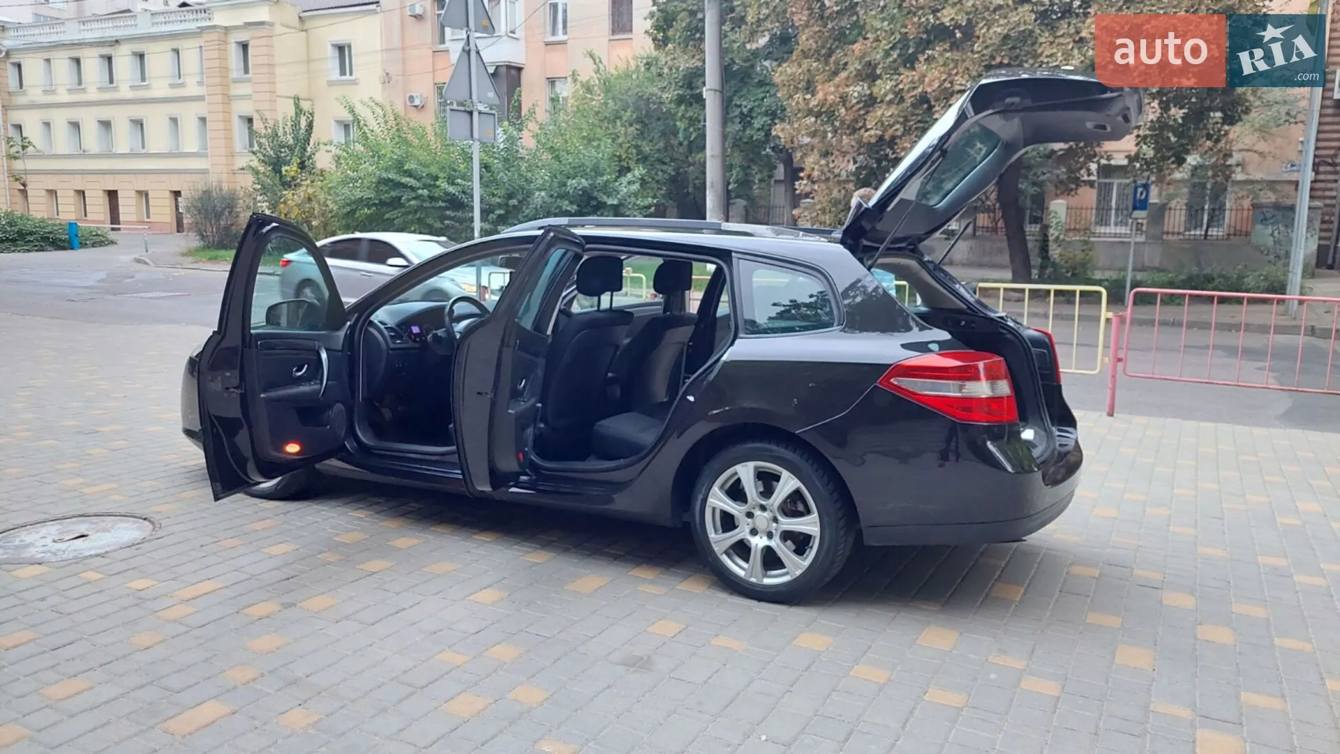 2010 Renault Laguna - мініатюра 36