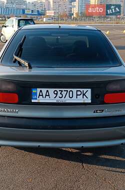 Лифтбек Renault Laguna 1997 в Киеве