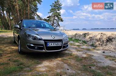 Лифтбек Renault Laguna 2011 в 