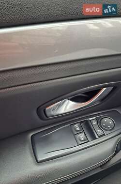 Лифтбек Renault Laguna 2011 в 
