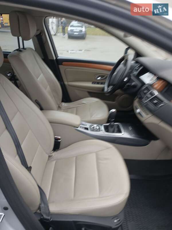 Універсал Renault Laguna 2010 в Чернівцях фото 43 Універсал Renault Laguna 2010 в Чернівцях