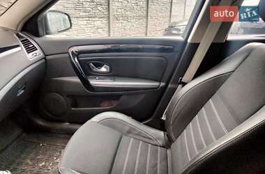 Лифтбек Renault Laguna 2011 в 