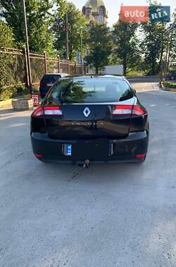 Лифтбек Renault Laguna 2011 в 