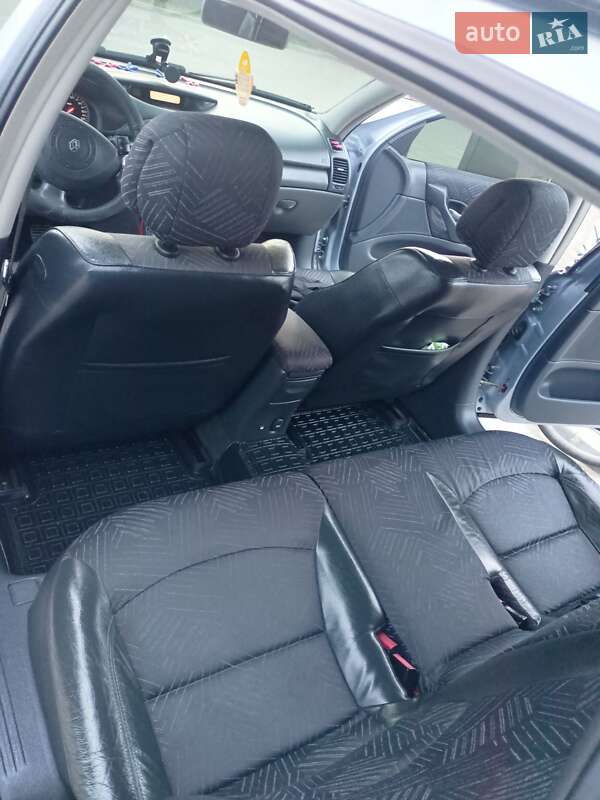 Універсал Renault Laguna 2002 в Тернополі