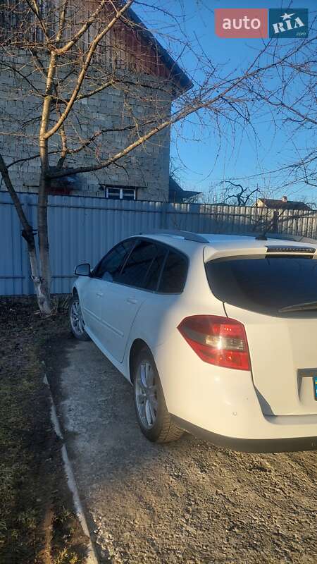 Универсал Renault Laguna 2011 в Надворной