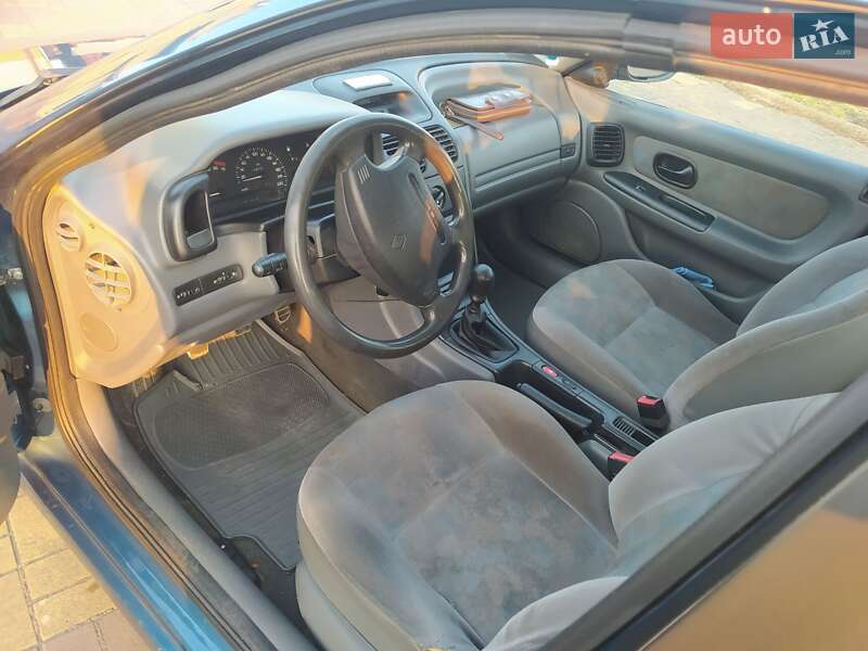 Лифтбек Renault Laguna 1994 в Самборе