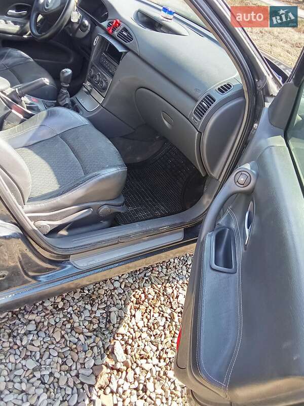Лифтбек Renault Laguna 2002 в Калуше фото 8 Лифтбек Renault Laguna 2002 в Калуше