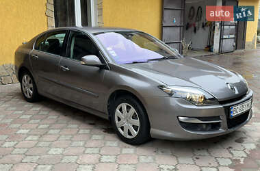 Лифтбек Renault Laguna 2011 в 