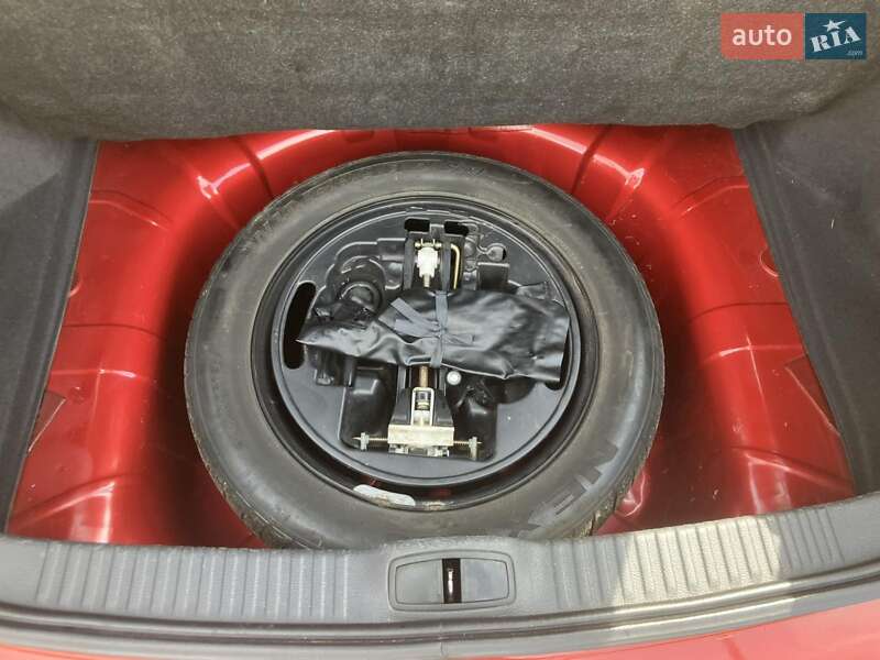 Лифтбек Renault Laguna 2002 в Долине