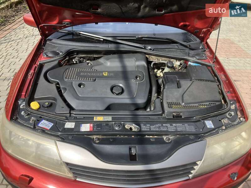 Лифтбек Renault Laguna 2002 в Долине