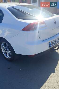 Лифтбек Renault Laguna 2009 в 