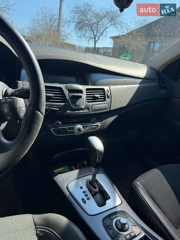 Универсал Renault Laguna 2010 в Песчанке