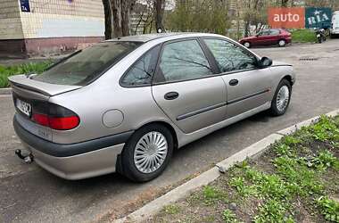 Лифтбек Renault Laguna 1995 в 