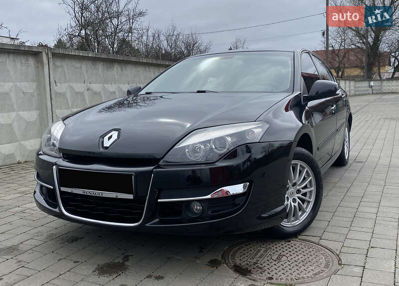 Лифтбек Renault Laguna 2011 в 
