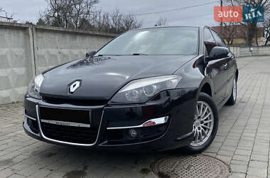 Лифтбек Renault Laguna 2011 в 