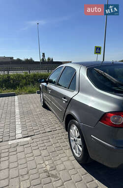 Лифтбек Renault Laguna 2006 в 
