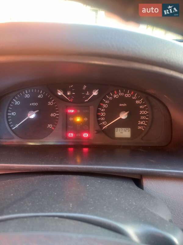 Ліфтбек Renault Laguna 2003 в Дрогобичі