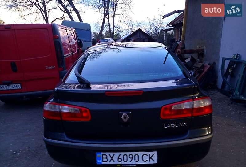 Лифтбек Renault Laguna 2001 в 