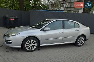 Лифтбек Renault Laguna 2011 в 
