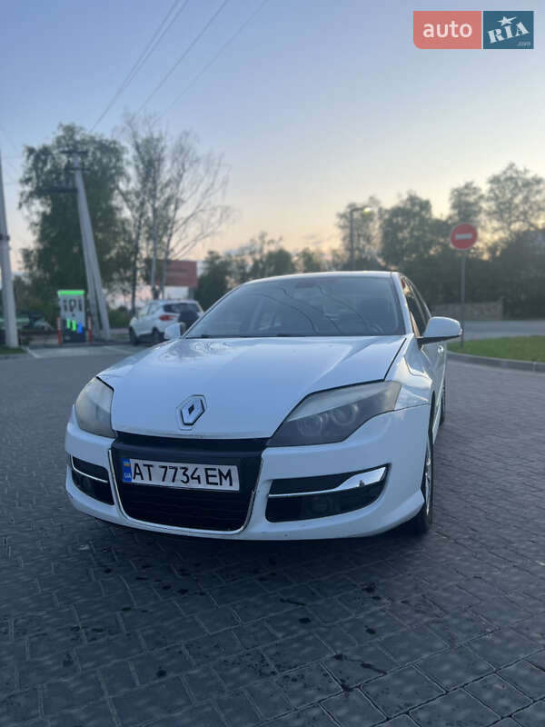Купе Renault Laguna 2012 в 