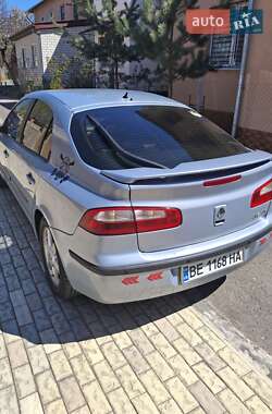 Лифтбек Renault Laguna 2001 в 