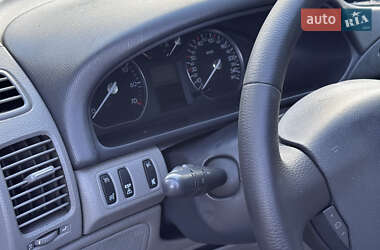 Лифтбек Renault Laguna 2003 в 