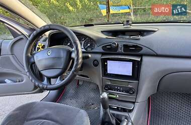 Лифтбек Renault Laguna 2001 в 