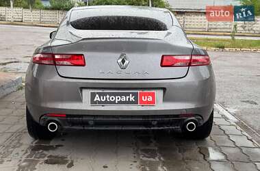 Купе Renault Laguna 2010 в 