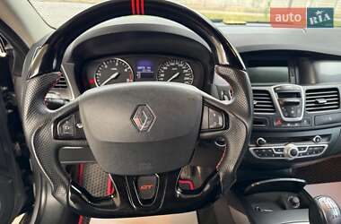 Купе Renault Laguna 2010 в 