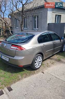 Лифтбек Renault Laguna 2011 в 