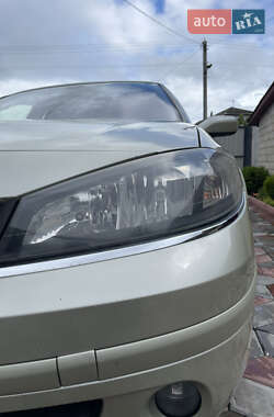 Ліфтбек Renault Laguna 2006 в 