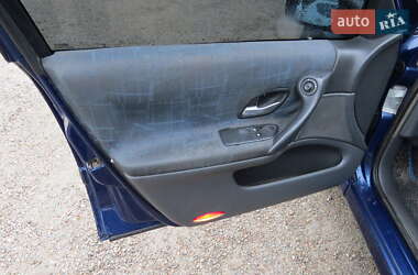 Лифтбек Renault Laguna 2002 в 