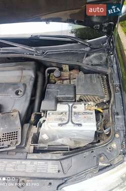 Лифтбек Renault Laguna 2003 в 