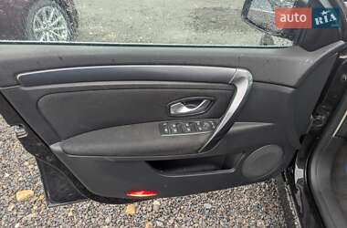 Лифтбек Renault Laguna 2010 в 