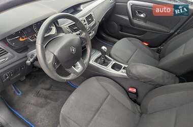 Лифтбек Renault Laguna 2010 в 