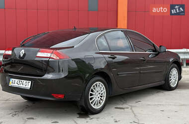 Ліфтбек Renault Laguna 2011 в 