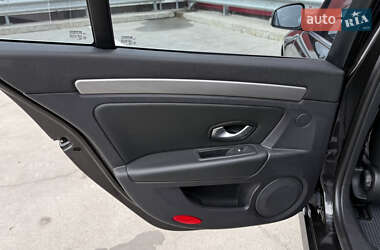 Ліфтбек Renault Laguna 2011 в 
